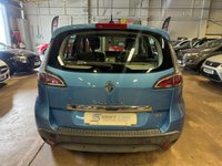 USED 2013 13 RENAULT SCENIC 1.5 dCi Dynamique TomTom MPV 5dr Diesel Manual Euro 5 (110 ps) 