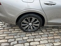 USED 2019 19 VOLVO V60 2.0 D4 Inscription Estate 5dr Diesel Auto Euro 6 (s/s) (190 ps) 30000 Miles Full Service History+Apple Car Play+Bluetooth+Navigation