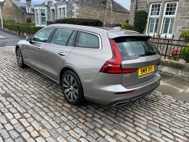 2019 VOLVO V60 - Photo 6