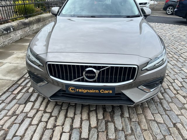 2019 VOLVO V60 - Photo 8