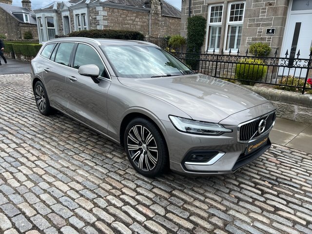 2019 VOLVO V60 - Photo 7