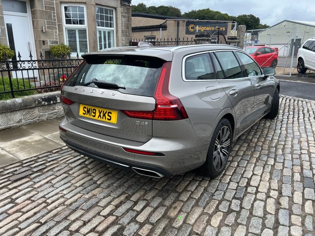 2019 VOLVO V60 - Photo 11