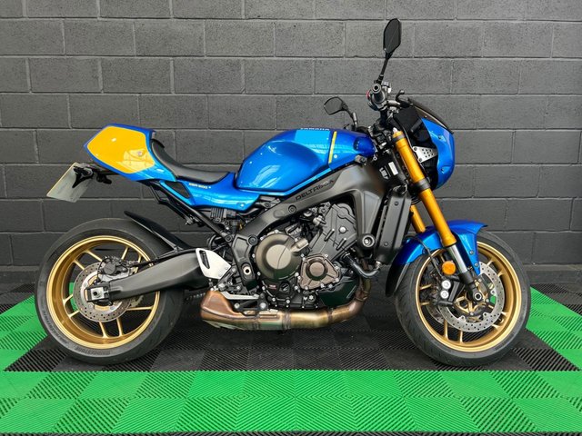 View our YAMAHA XSR900