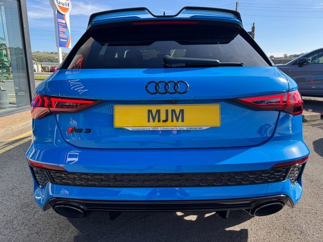 2022 AUDI RS3 2022 2.5 TFSI Carbon Black Sportback 5dr Petrol S Tronic quattro Euro 6 (s/s) (400 ps) * HUGE SPEC LIST * SUPER LOW MILES * COMFORT + SOUND PACK * CARBON EXTERIOR PACK * ADAPTIVE SUSPENSION * 19" MATT BLACK ALLOYS * HEATED FINE NAPPA LEATHER * TURBO BLUE * B&O SOUND SYSTEM * REAR CAMERA * AUDI DRIVE SELECT * PRIVACY GLASS * MATRIX LED LIGHTS * VIRTUAL COCKPIT * APPLE CARPLAY * AMBIENT LIGHTING * PARKING ASSISTANT * SAT NAV * DAB * POWER FOLDING MIRRORS * QUATTRO * STUNNING THROUGHOUT * - Photo 8