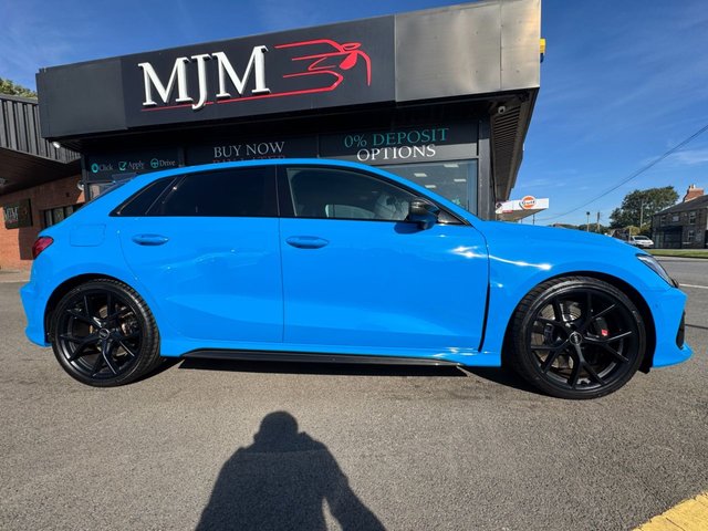 2022 AUDI RS3 2022 2.5 TFSI Carbon Black Sportback 5dr Petrol S Tronic quattro Euro 6 (s/s) (400 ps) * HUGE SPEC LIST * SUPER LOW MILES * COMFORT + SOUND PACK * CARBON EXTERIOR PACK * ADAPTIVE SUSPENSION * 19" MATT BLACK ALLOYS * HEATED FINE NAPPA LEATHER * TURBO BLUE * B&O SOUND SYSTEM * REAR CAMERA * AUDI DRIVE SELECT * PRIVACY GLASS * MATRIX LED LIGHTS * VIRTUAL COCKPIT * APPLE CARPLAY * AMBIENT LIGHTING * PARKING ASSISTANT * SAT NAV * DAB * POWER FOLDING MIRRORS * QUATTRO * STUNNING THROUGHOUT * - Photo 10