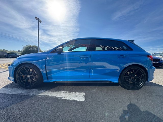2022 AUDI RS3 2022 2.5 TFSI Carbon Black Sportback 5dr Petrol S Tronic quattro Euro 6 (s/s) (400 ps) * HUGE SPEC LIST * SUPER LOW MILES * COMFORT + SOUND PACK * CARBON EXTERIOR PACK * ADAPTIVE SUSPENSION * 19" MATT BLACK ALLOYS * HEATED FINE NAPPA LEATHER * TURBO BLUE * B&O SOUND SYSTEM * REAR CAMERA * AUDI DRIVE SELECT * PRIVACY GLASS * MATRIX LED LIGHTS * VIRTUAL COCKPIT * APPLE CARPLAY * AMBIENT LIGHTING * PARKING ASSISTANT * SAT NAV * DAB * POWER FOLDING MIRRORS * QUATTRO * STUNNING THROUGHOUT * - Photo 11