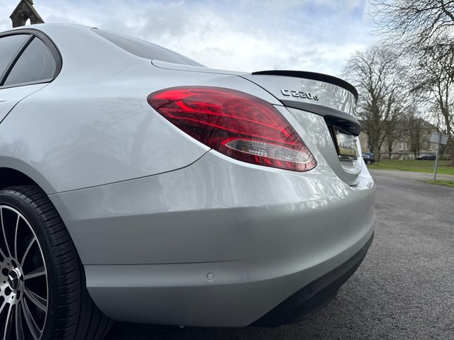 2017 Mercedes-Benz C-CLASS - Photo 12