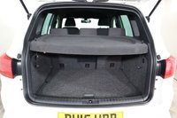 USED 2015 15 VOLKSWAGEN TIGUAN 2.0 TDI BlueMotion Tech R-Line SUV 5dr Diesel DSG 4WD Euro 5 (s/s) (Nav) (177 ps) Park Assist, Bluetooth