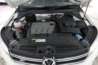 USED 2015 15 VOLKSWAGEN TIGUAN 2.0 TDI BlueMotion Tech R-Line SUV 5dr Diesel DSG 4WD Euro 5 (s/s) (Nav) (177 ps) Park Assist, Bluetooth