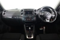 USED 2015 15 VOLKSWAGEN TIGUAN 2.0 TDI BlueMotion Tech R-Line SUV 5dr Diesel DSG 4WD Euro 5 (s/s) (Nav) (177 ps) Park Assist, Bluetooth