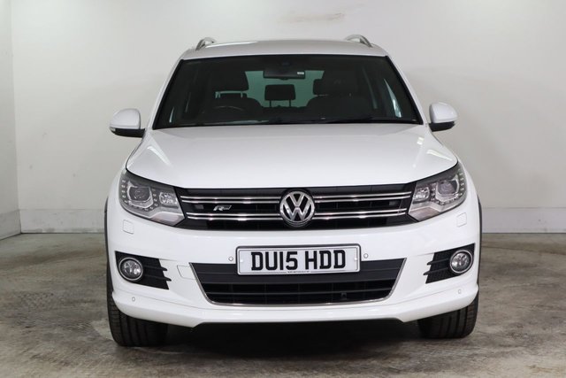 2015 VOLKSWAGEN TIGUAN 2.0 TDI BlueMotion Tech R-Line SUV 5dr Diesel DSG 4WD Euro 5 (s/s) (Nav) (177 ps) - Photo 2