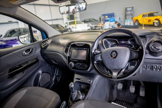 2015 Renault Captur 0.9L Dynamique Nav 5dr - Photo 2