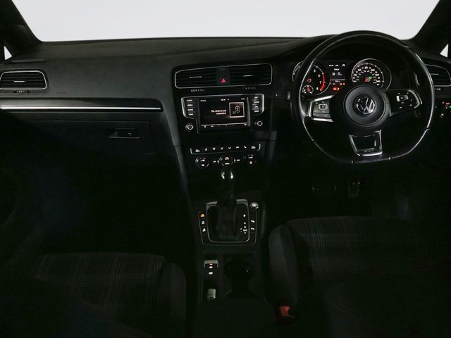 2016 Volkswagen Golf 2L GTI 5dr - Photo 3