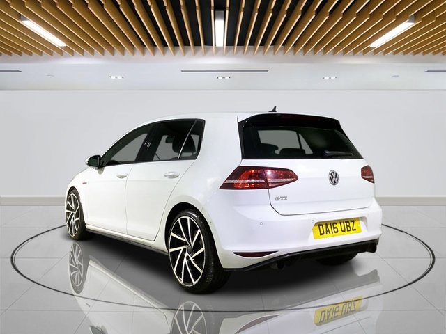 2016 Volkswagen Golf 2L GTI 5dr - Photo 6
