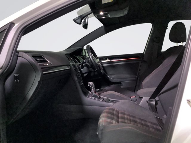 2016 Volkswagen Golf 2L GTI 5dr - Photo 12