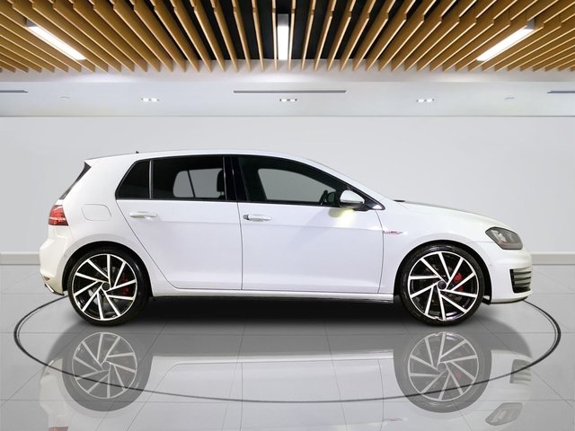 2016 Volkswagen Golf 2L GTI 5dr - Photo 9