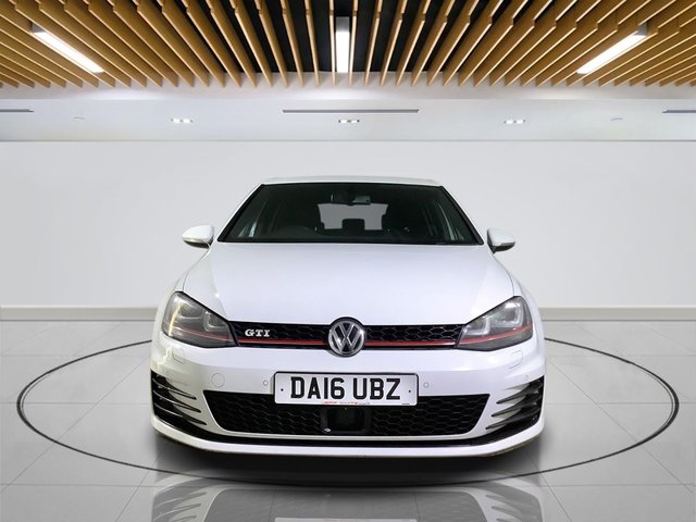 2016 Volkswagen Golf 2L GTI 5dr - Photo 2