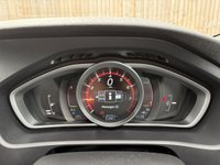 USED 2015 65 VOLVO V40 2.0 T3 R-Design Nav Hatchback 5dr Petrol Manual Euro 6 (s/s) (152 ps) Heated seats Head front windscreen