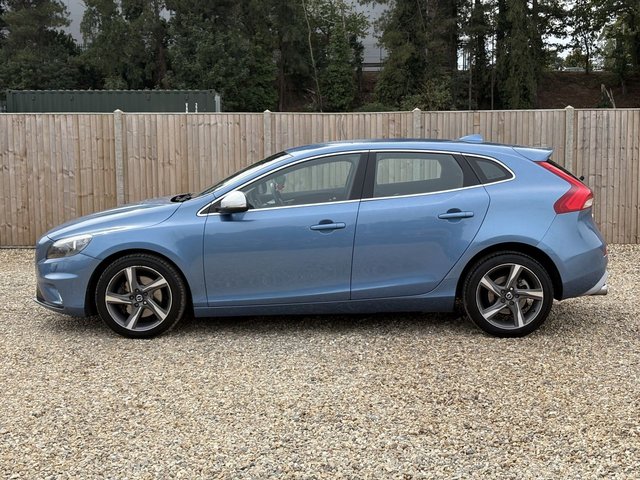 2015 VOLVO V40 - Photo 2