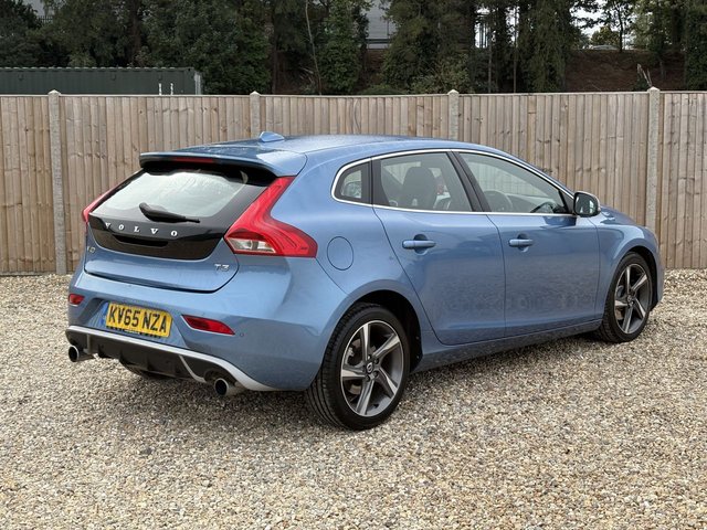 2015 VOLVO V40 - Photo 5