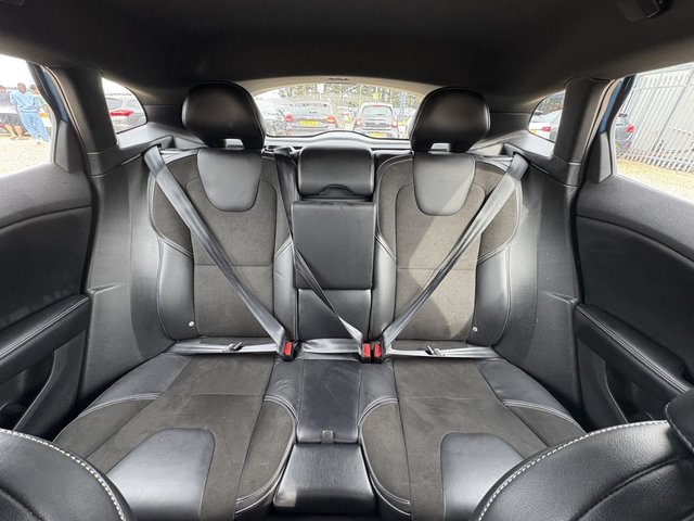 2015 VOLVO V40 - Photo 10