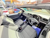 USED 2012 12 VOLKSWAGEN GOLF 1.6 TDI BlueMotion Tech S Cabriolet 2dr Diesel Manual Euro 5 (s/s) (105 ps) Stunning Convertible with a FSH