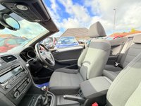 USED 2012 12 VOLKSWAGEN GOLF 1.6 TDI BlueMotion Tech S Cabriolet 2dr Diesel Manual Euro 5 (s/s) (105 ps) Stunning Convertible with a FSH