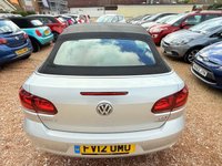 USED 2012 12 VOLKSWAGEN GOLF 1.6 TDI BlueMotion Tech S Cabriolet 2dr Diesel Manual Euro 5 (s/s) (105 ps) Stunning Convertible with a FSH