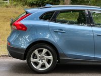 USED 2014 14 VOLVO V40 CROSS COUNTRY 2.0 D3 Lux Nav Hatchback 5dr Diesel Manual Euro 5 (s/s) (150 ps) 