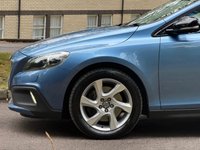 USED 2014 14 VOLVO V40 CROSS COUNTRY 2.0 D3 Lux Nav Hatchback 5dr Diesel Manual Euro 5 (s/s) (150 ps) 