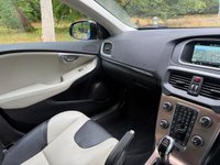USED 2014 14 VOLVO V40 CROSS COUNTRY 2.0 D3 Lux Nav Hatchback 5dr Diesel Manual Euro 5 (s/s) (150 ps) 