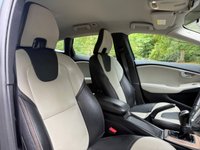 USED 2014 14 VOLVO V40 CROSS COUNTRY 2.0 D3 Lux Nav Hatchback 5dr Diesel Manual Euro 5 (s/s) (150 ps) 