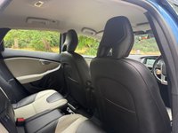 USED 2014 14 VOLVO V40 CROSS COUNTRY 2.0 D3 Lux Nav Hatchback 5dr Diesel Manual Euro 5 (s/s) (150 ps) 