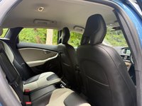 USED 2014 14 VOLVO V40 CROSS COUNTRY 2.0 D3 Lux Nav Hatchback 5dr Diesel Manual Euro 5 (s/s) (150 ps) 