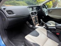 USED 2014 14 VOLVO V40 CROSS COUNTRY 2.0 D3 Lux Nav Hatchback 5dr Diesel Manual Euro 5 (s/s) (150 ps) 