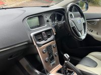 USED 2014 14 VOLVO V40 CROSS COUNTRY 2.0 D3 Lux Nav Hatchback 5dr Diesel Manual Euro 5 (s/s) (150 ps) 