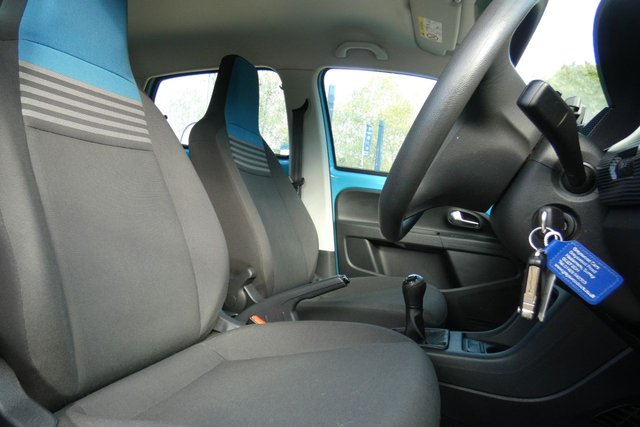 2016 VOLKSWAGEN UP! - Photo 10