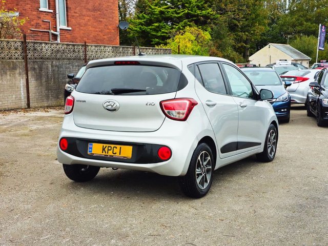 2017 HYUNDAI I10 - Photo 12