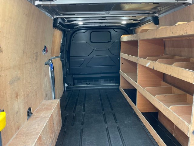 2021 Ford Transit Custom 2L Limited 5dr - Photo 3