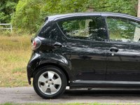USED 2010 60 TOYOTA AYGO 1.0 VVT-i Black Hatchback 5dr Petrol MultiMode Euro 4 (AC) (67 bhp) 