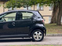 USED 2010 60 TOYOTA AYGO 1.0 VVT-i Black Hatchback 5dr Petrol MultiMode Euro 4 (AC) (67 bhp) 