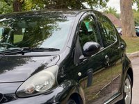 USED 2010 60 TOYOTA AYGO 1.0 VVT-i Black Hatchback 5dr Petrol MultiMode Euro 4 (AC) (67 bhp) 