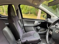 USED 2010 60 TOYOTA AYGO 1.0 VVT-i Black Hatchback 5dr Petrol MultiMode Euro 4 (AC) (67 bhp) 
