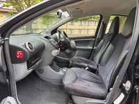 USED 2010 60 TOYOTA AYGO 1.0 VVT-i Black Hatchback 5dr Petrol MultiMode Euro 4 (AC) (67 bhp) 