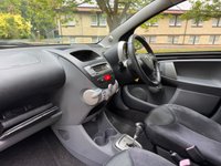 USED 2010 60 TOYOTA AYGO 1.0 VVT-i Black Hatchback 5dr Petrol MultiMode Euro 4 (AC) (67 bhp) 
