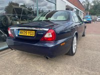 USED 2009 09 JAGUAR XJ 2.7 TDVi Sovereign Saloon 4dr Diesel Automatic (209 g/km, 204 bhp) 
