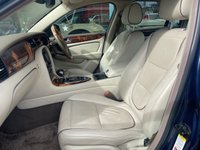 USED 2009 09 JAGUAR XJ 2.7 TDVi Sovereign Saloon 4dr Diesel Automatic (209 g/km, 204 bhp) 