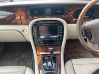 USED 2009 09 JAGUAR XJ 2.7 TDVi Sovereign Saloon 4dr Diesel Automatic (209 g/km, 204 bhp) 