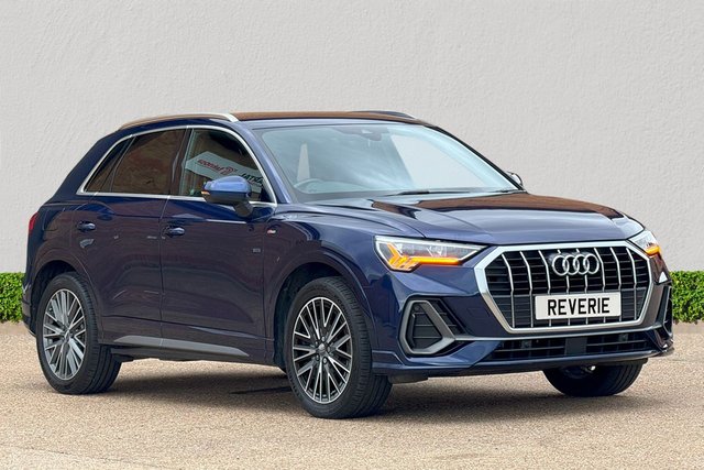 View our AUDI Q3