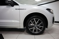 USED 2018 68 VOLKSWAGEN TOUAREG 3.0 TDI V6 R-Line SUV 5dr Diesel Tiptronic 4Motion Euro 6 (s/s) (286 ps) 4ZONE+HTD WHEEL+20S+LEATHER!!